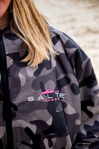 Saltie Elite Changing Robe - Storm Camo/Hot Pink